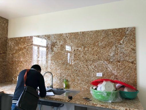 da bep vang hoang gia granite nhap khau