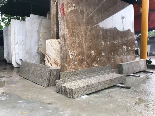 da-cau-thang-granite-mau-nau-nhat-nhap-khau-tay-ban-nha