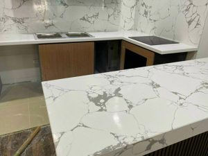 đá nhân tạo có mấy loại