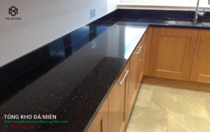 đá granite ốp bếp