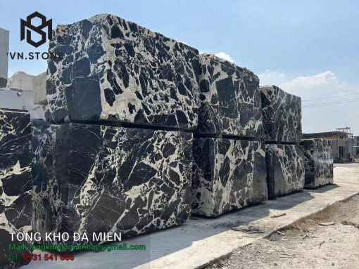 Đá cầu thang marquina black